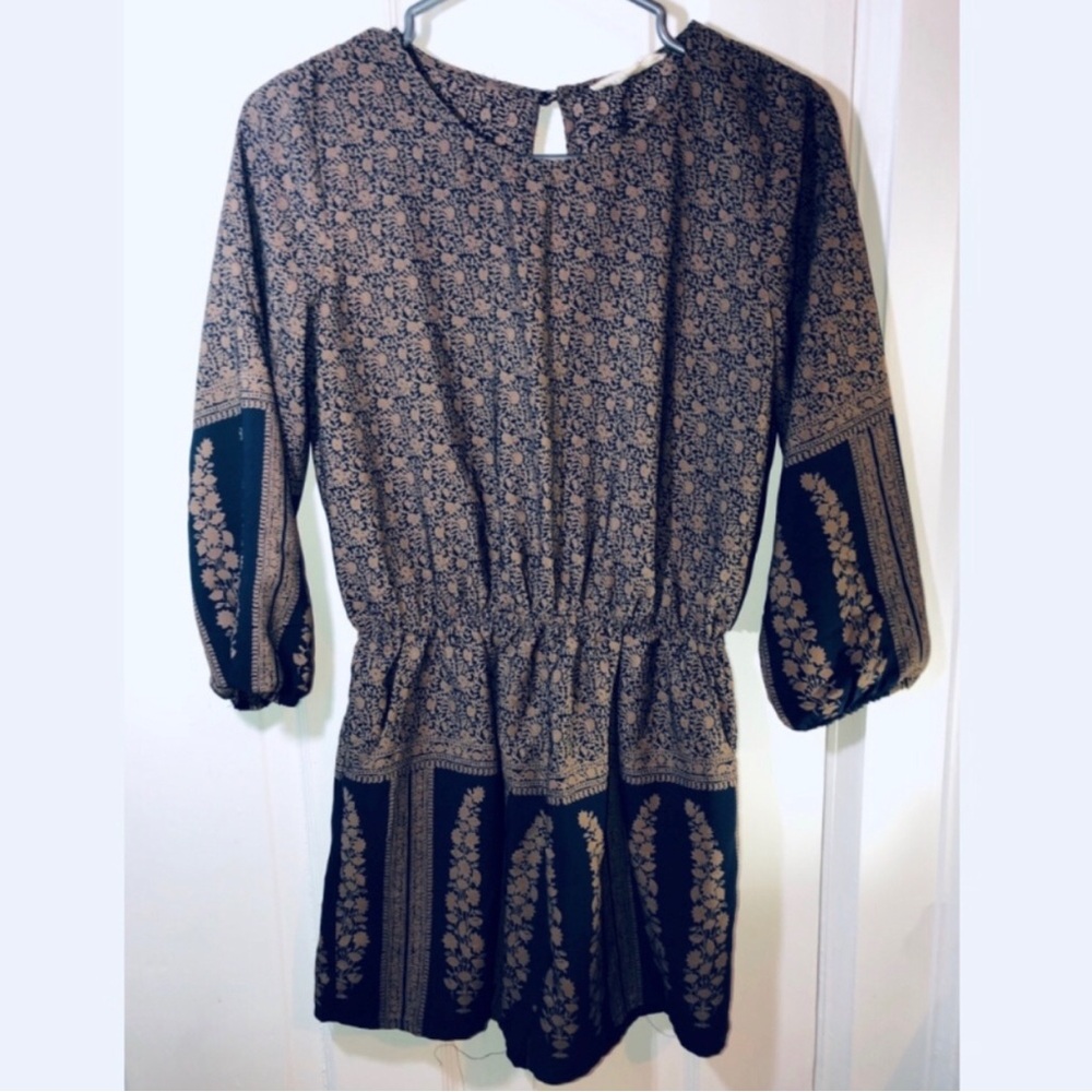 MENDICINO [NEW] Floral Open Back Romper